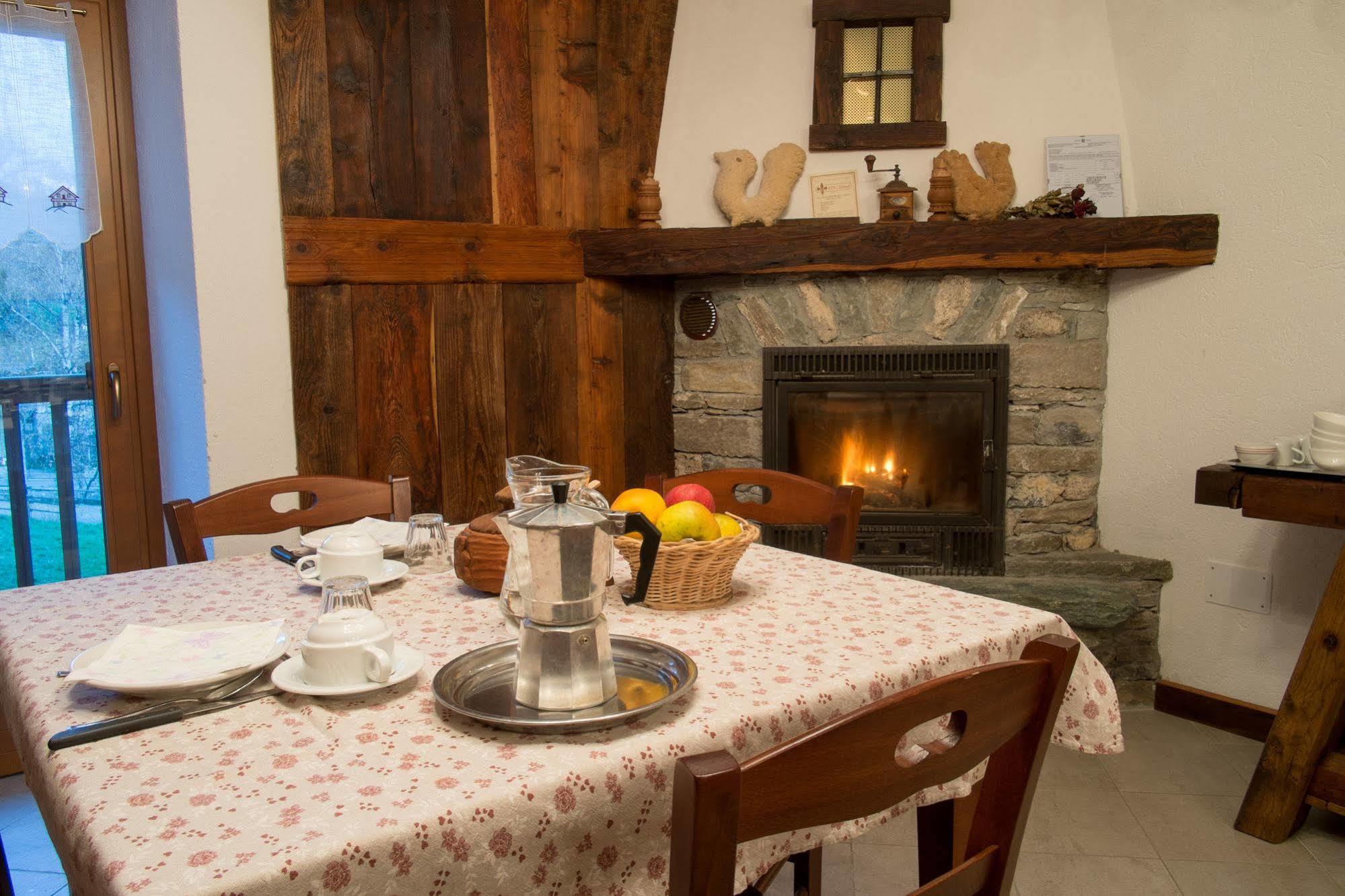 Le Vieux Noyer - Al Villaggio Di Rumiod